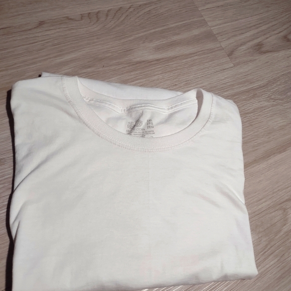 🟢 Fruit of the loom tee - Picture 2 of 3